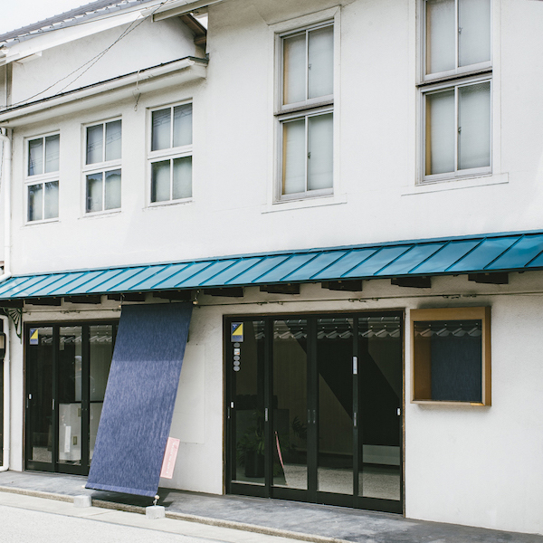 salon de denim外観